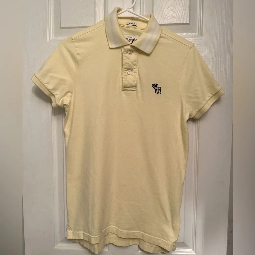 ABERCROMBIE Boys Young Men’s light yellow short sleeve polo shirt Size Small